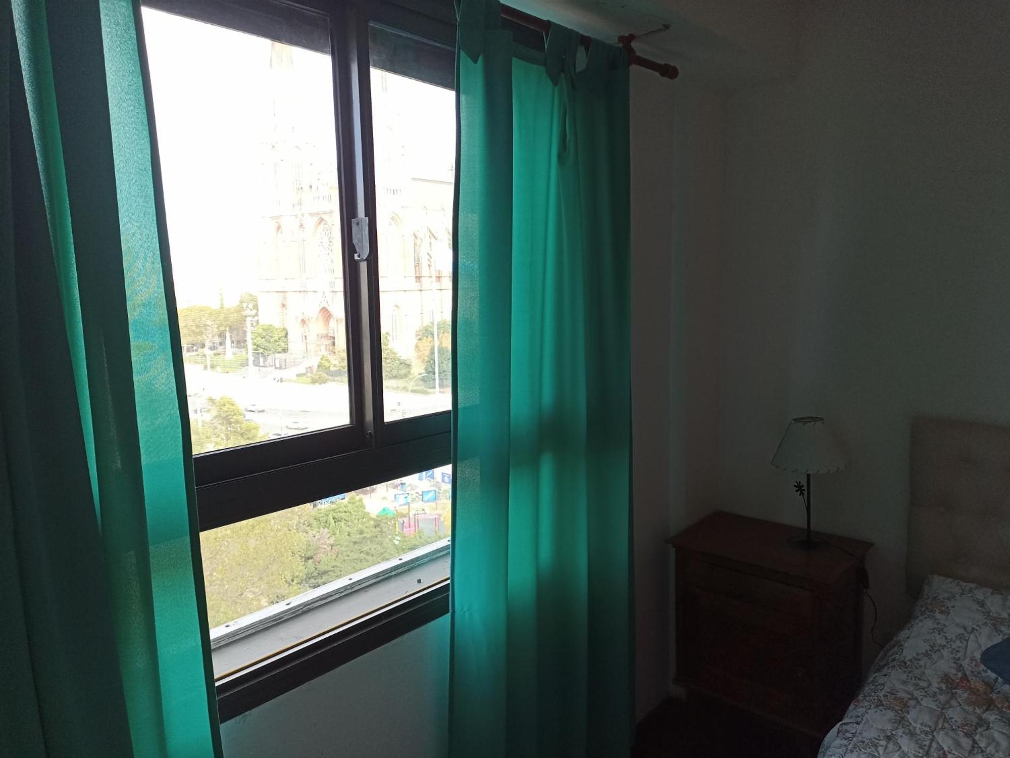 Departamento Plaza Moreno Con Balcon ลาปลาตา ภายนอก รูปภาพ