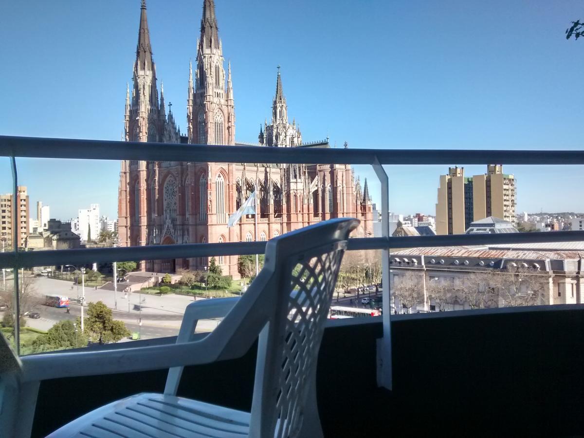 Departamento Plaza Moreno Con Balcon ลาปลาตา ภายนอก รูปภาพ