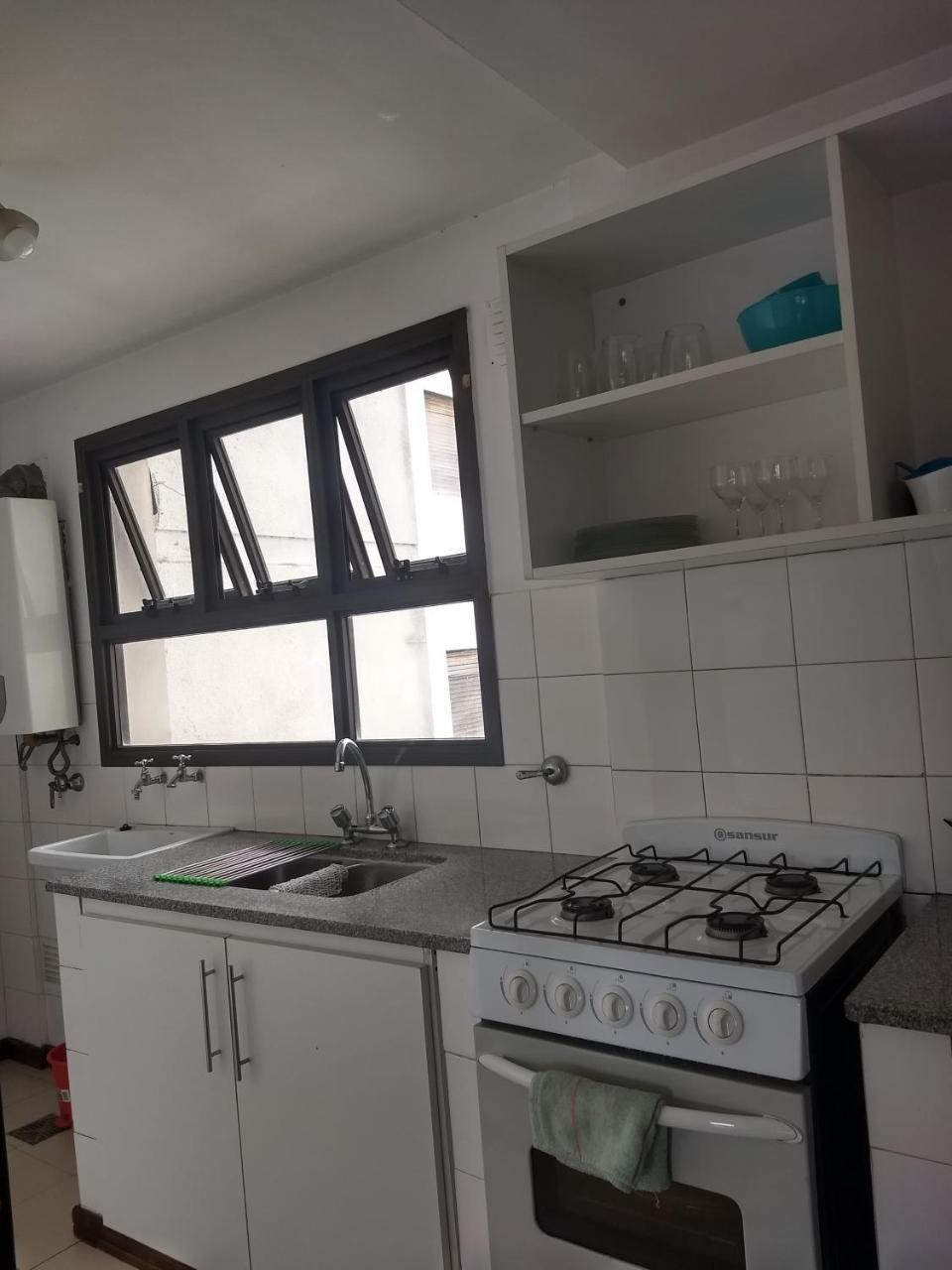 Departamento Plaza Moreno Con Balcon ลาปลาตา ภายนอก รูปภาพ