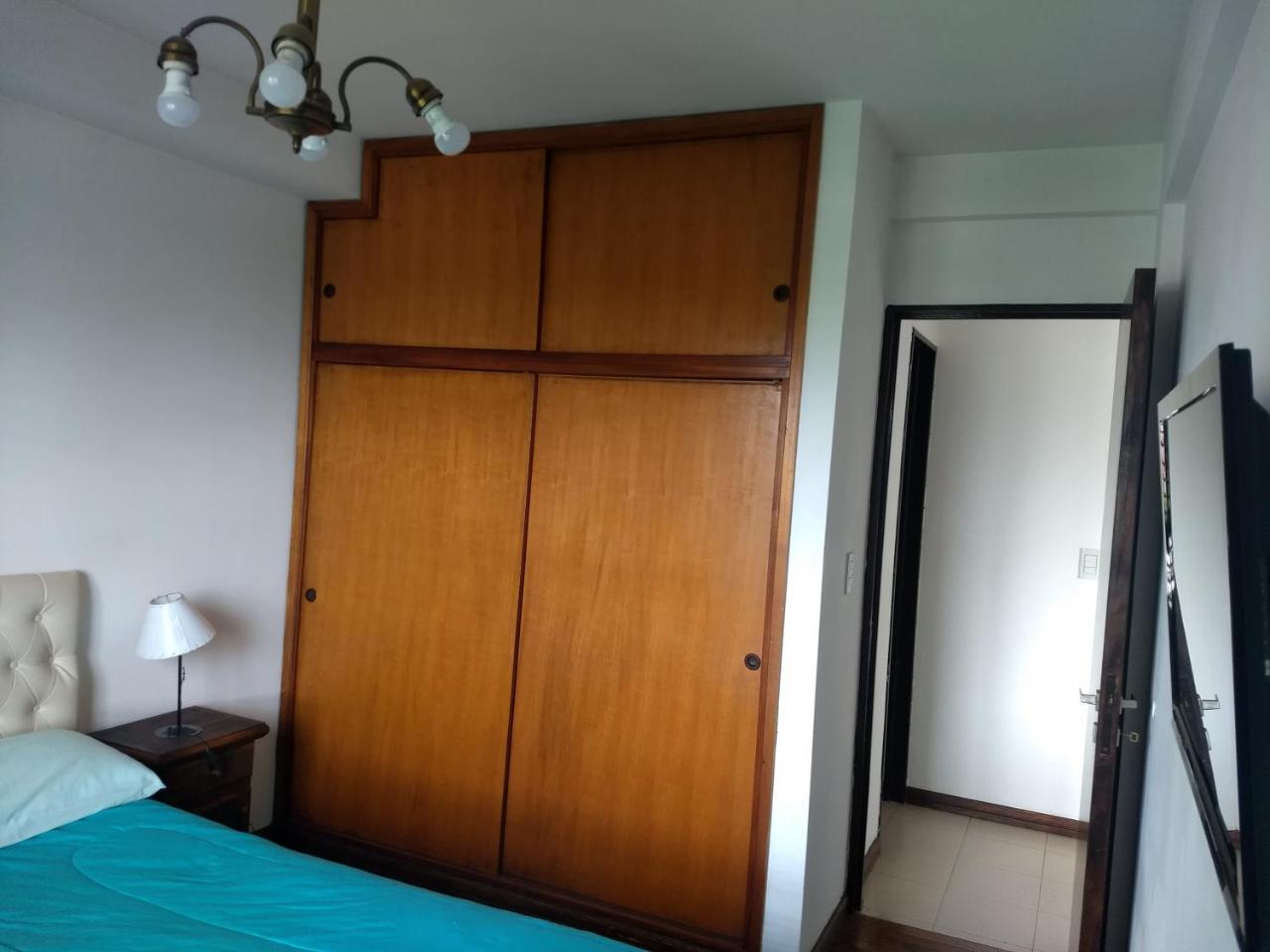 Departamento Plaza Moreno Con Balcon ลาปลาตา ภายนอก รูปภาพ
